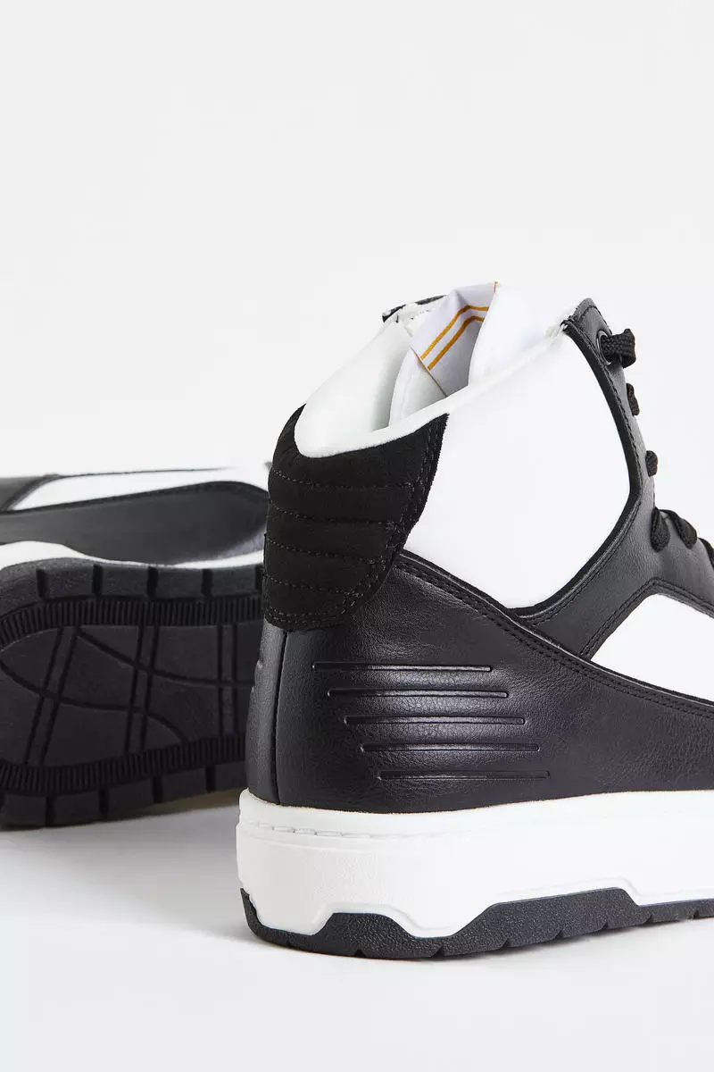 Hi-top trainers