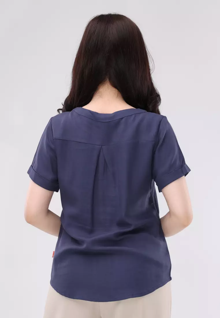 Bold Twill Short Sleeves Round Neck Blouse