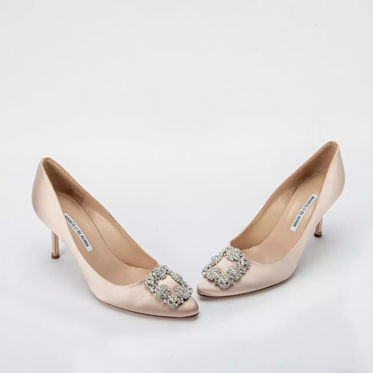 Jual Manolo Blahnik Manolo Blahnik Hangisi Satin Pumps With Clc Crystal Buckle Dark Nude