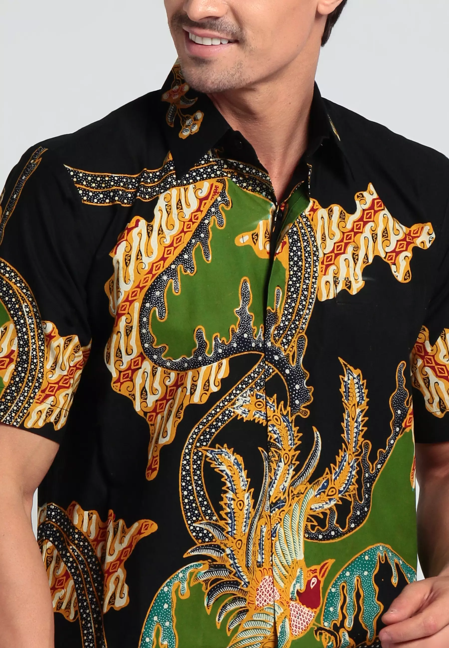 Drestadyumna lengan pendek slimfit