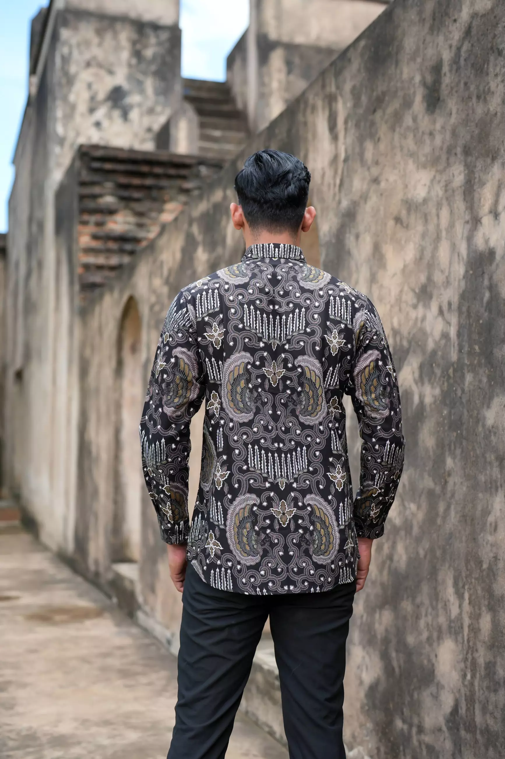 Prana Black Kemeja Batik Slim Fit Lengan Panjang Katun