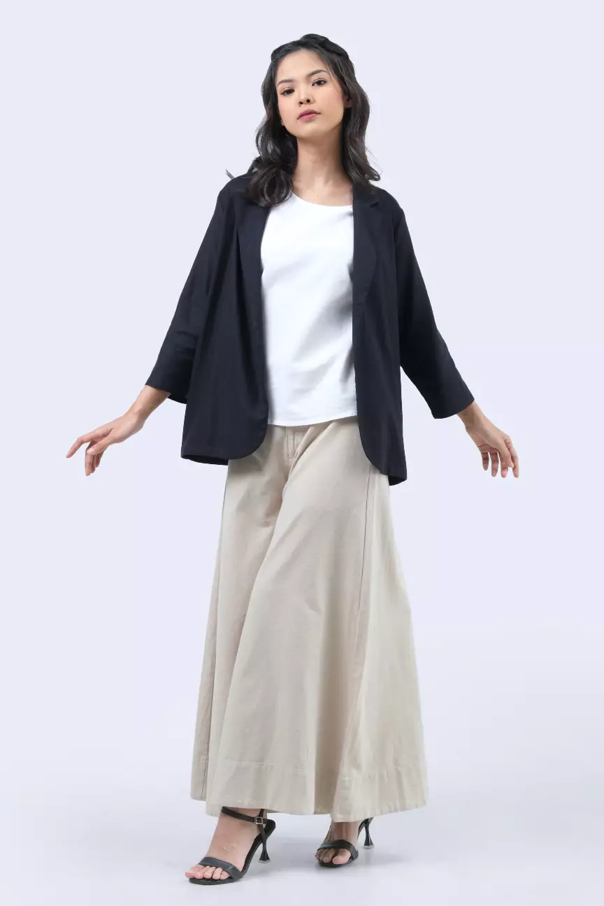 Outer Wanita Calliope Black