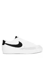 White/Black/Sail/White