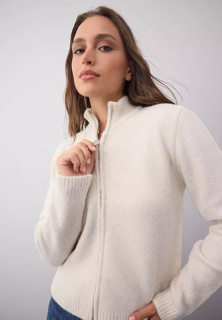 Wardrobe Essentials Ecru Wool Zippered Stand Collar Daisy Knit Cardigan |