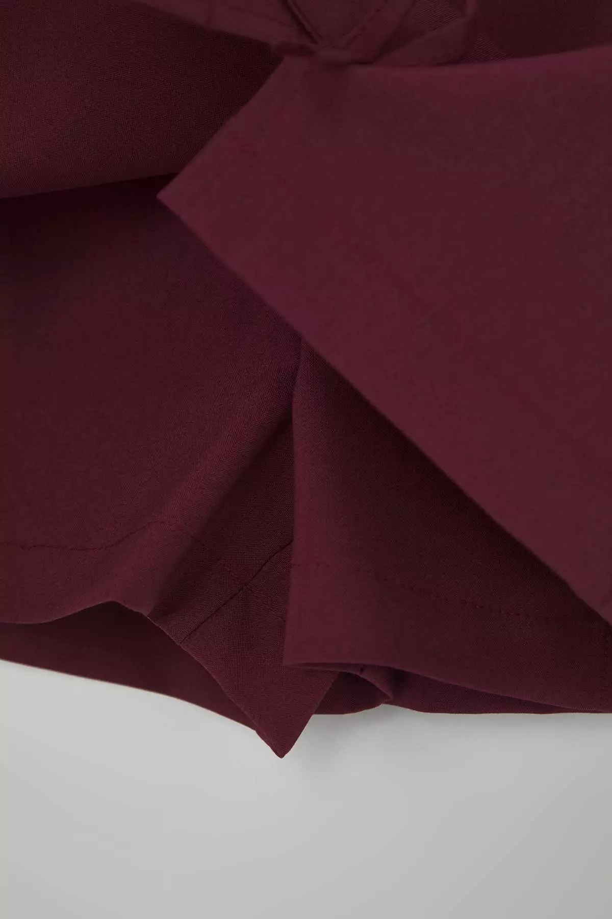 Burgundy Bow Detailed Slit Mini Woven Shorts Skirt