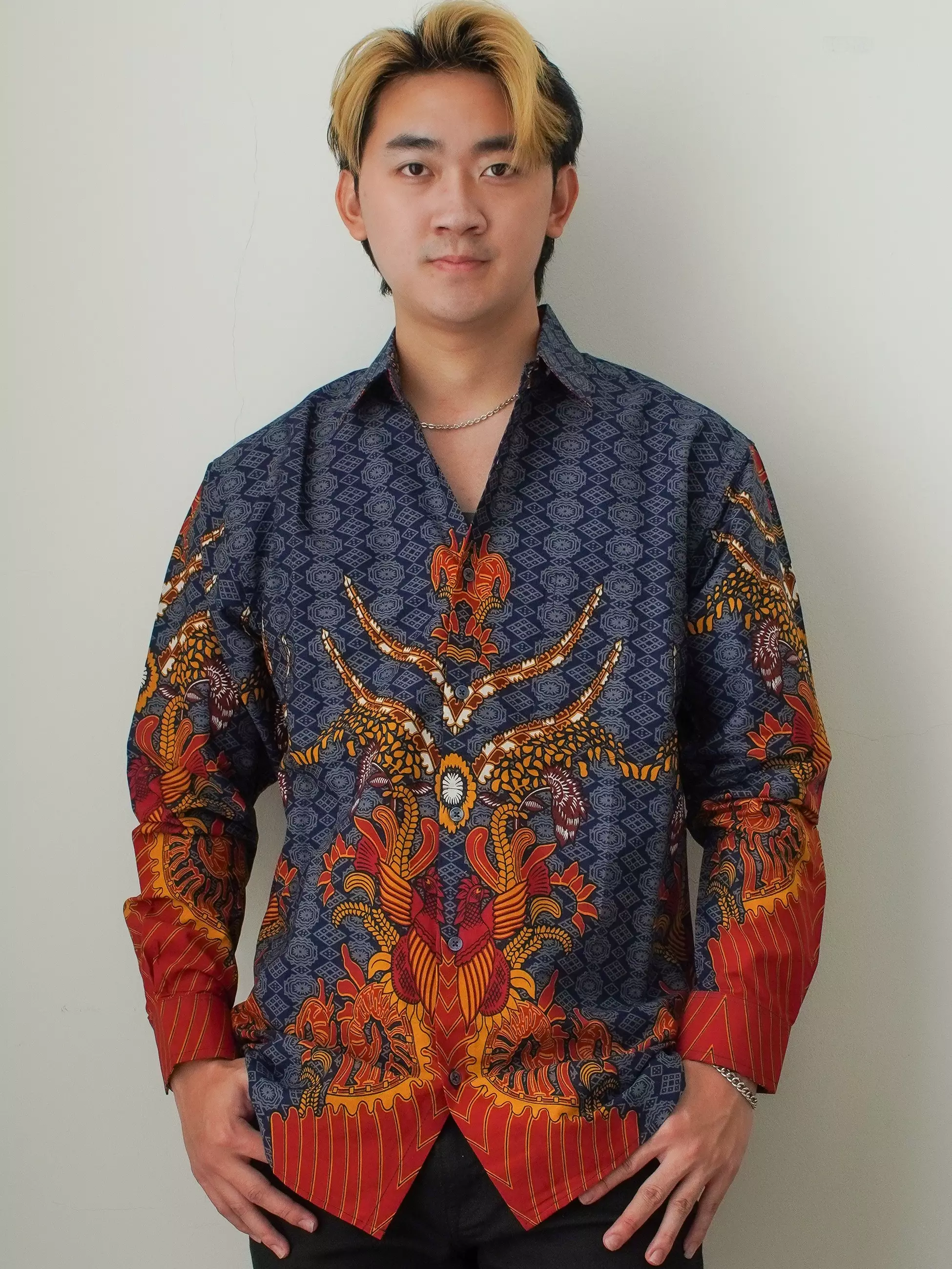 Andre Michel Kemeja Batik Lengan Panjang Biru Merah 16571