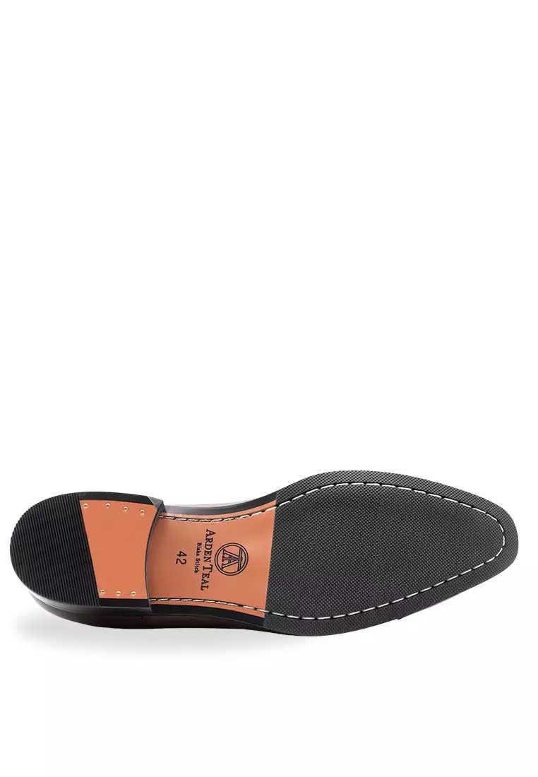Caleta Blake Stitch Walnut Derby