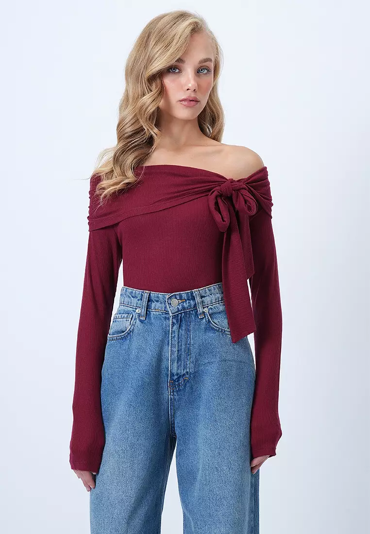 Bow-Tie Knitted Blouse