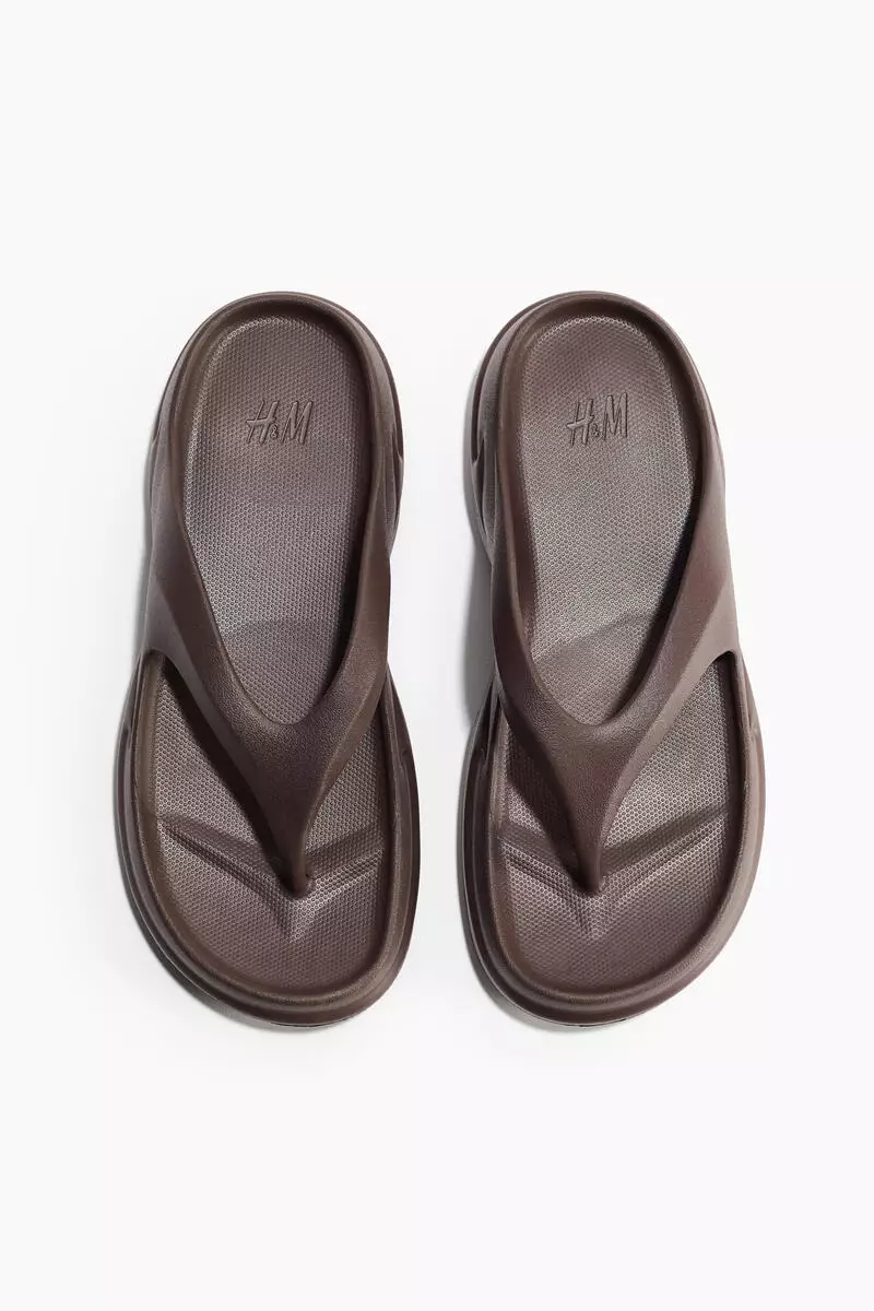 Chunky flip-flops