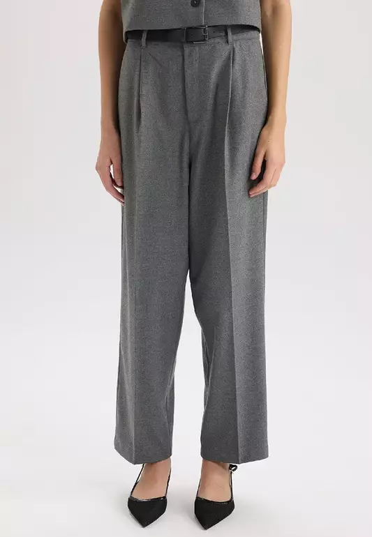 Carrot Fit High Waist Pocket Darted Short Wide Leg Trousers