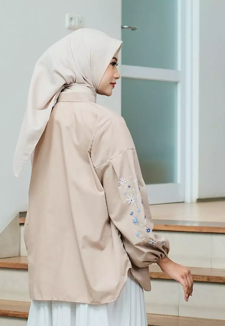 Kinaya Embrodery Top Cream - Blouse Atasan Wanita