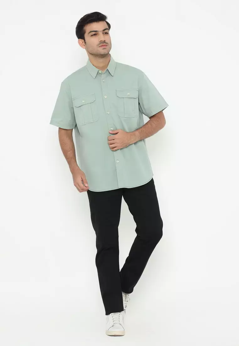 POLICE Kemeja Polos Cotton Kantong Dua Regular Fit Pria