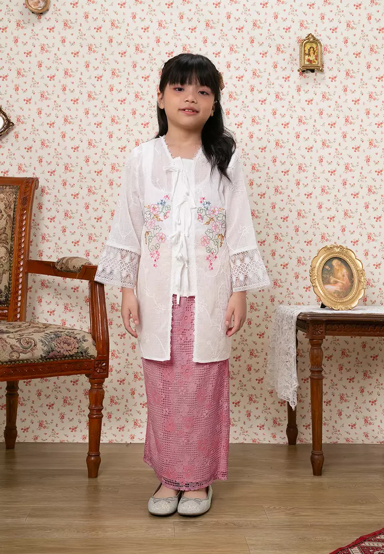 AYANA EMBROIDERED KEBAYA SET