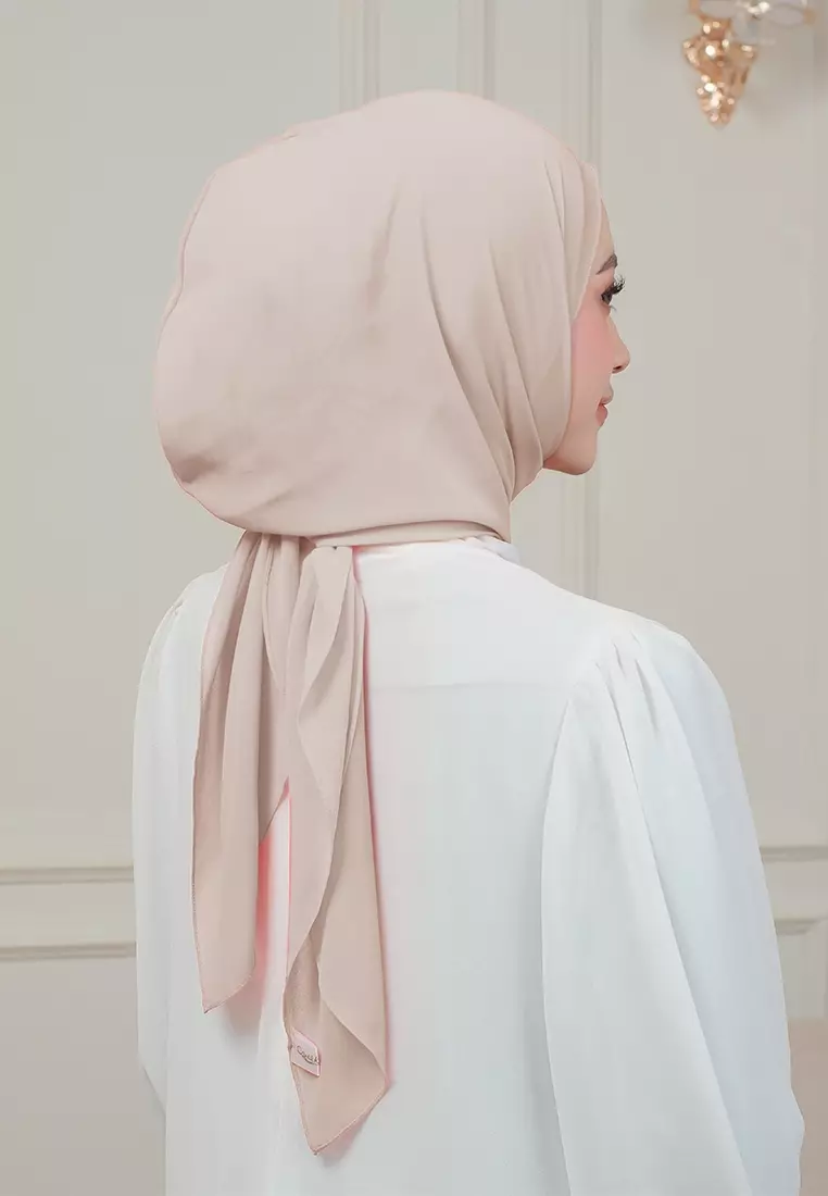 HIJAB INSTAN MAGNET SYIFA - LIGHT CREAM