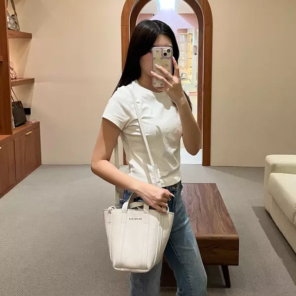 Tas BALENCIAGA ALL WHITE LEATHER BUCKET BAG WITH LS 100% ORIGINAL