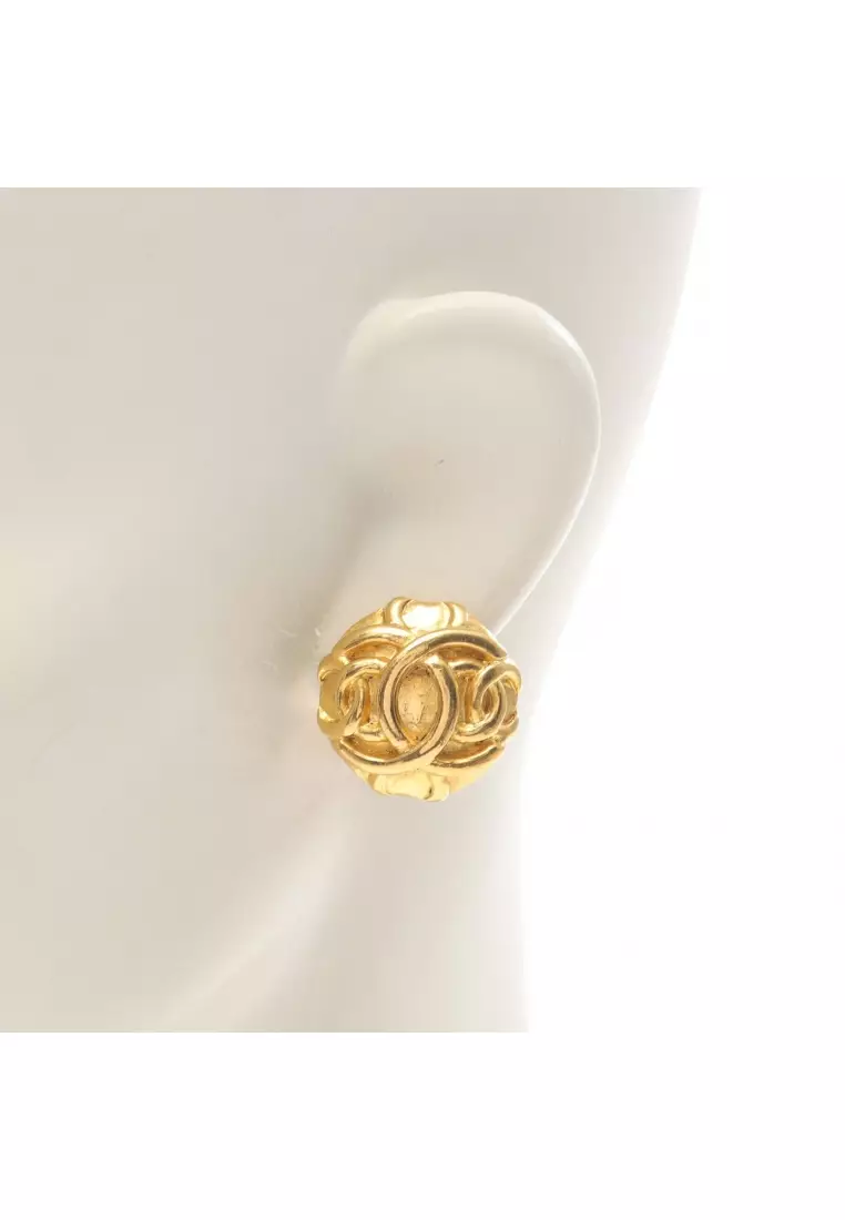 Pre-Loved Chanel coco mark earrings GP gold 25