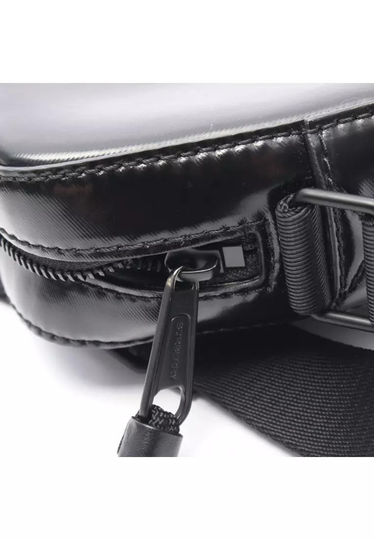 Pre-Loved Burberry THORNTON Nova check Shoulder bag Coated canvas black multicolor