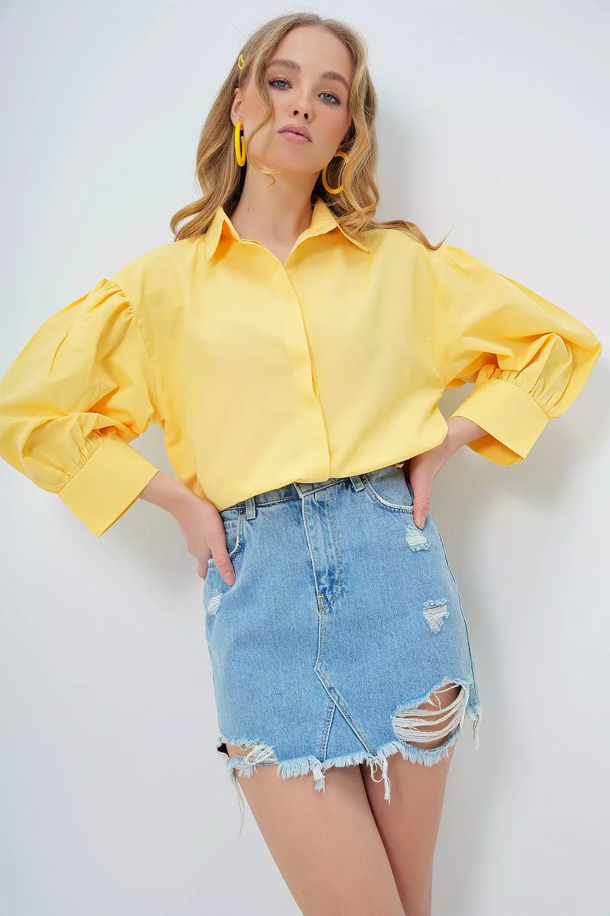Women's Yellow Balloon Sleeve Hidden Placket Basic Poplin Shirt