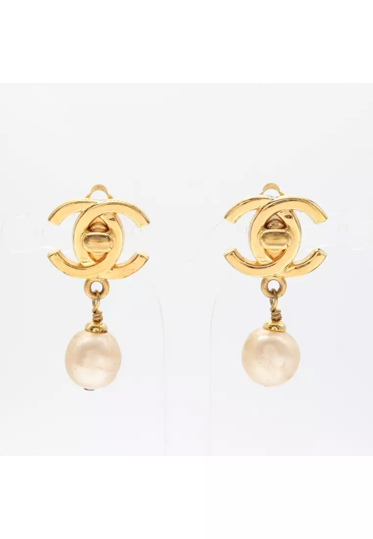 Chanel Pre-loved CHANEL coco mark earrings GP Fake pearl gold off