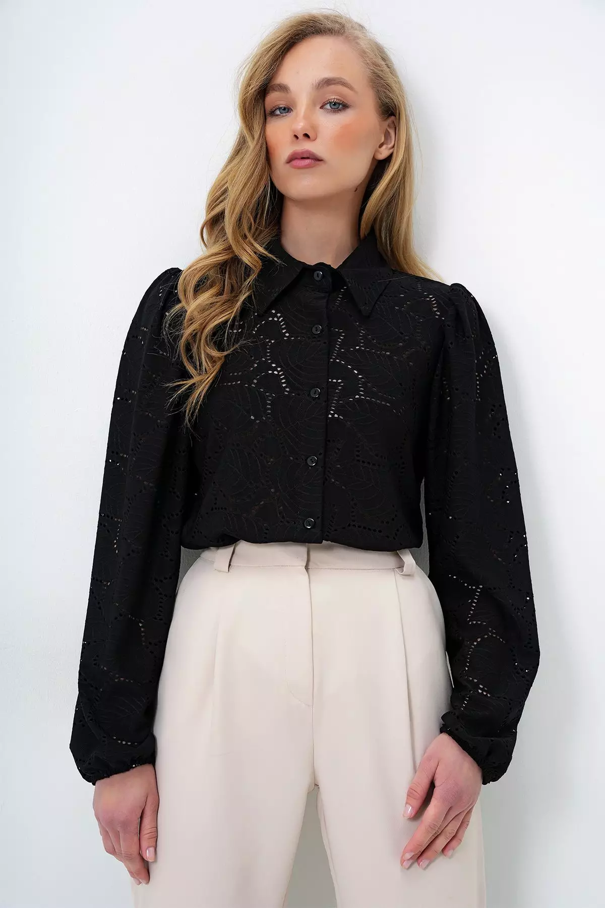 Long Sleeves Lace Shirt