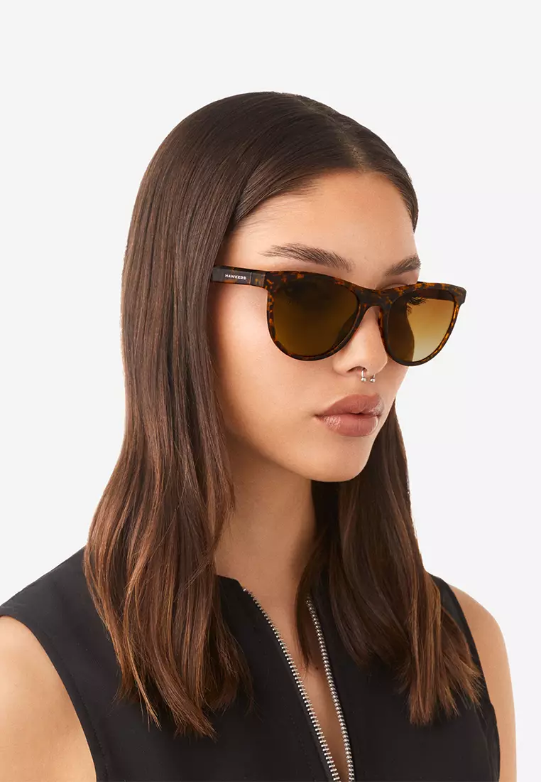 HAWKERS Carey Peanut Butter Trail Sunglasses For Men And Women, Unisex. Official Product Designed In Spain