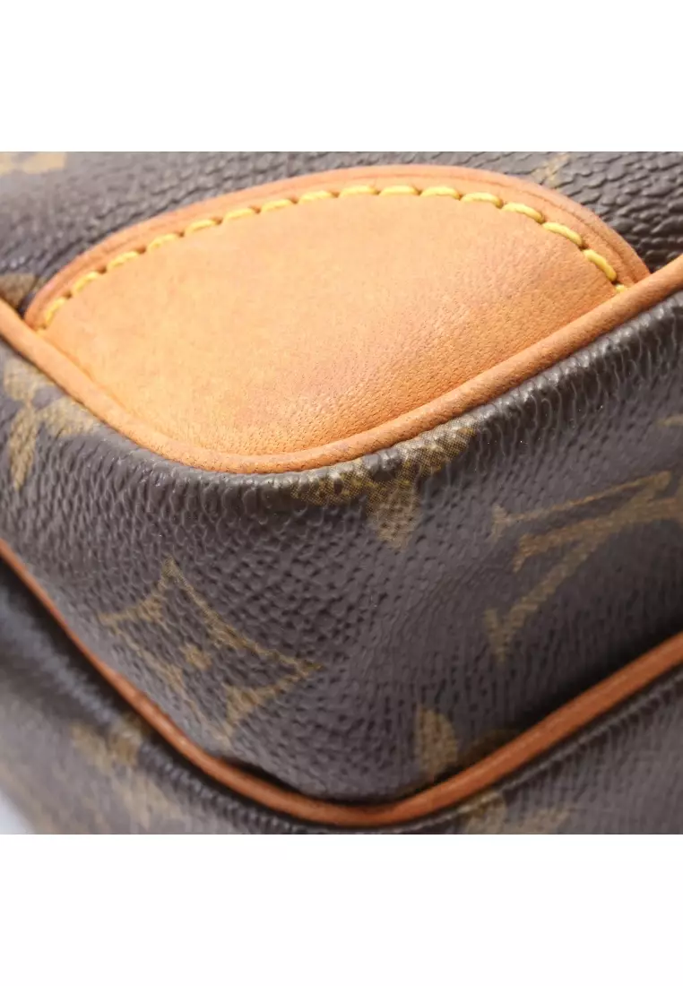 Pre-Loved Louis Vuitton Amazon monogram Shoulder bag PVC leather Brown