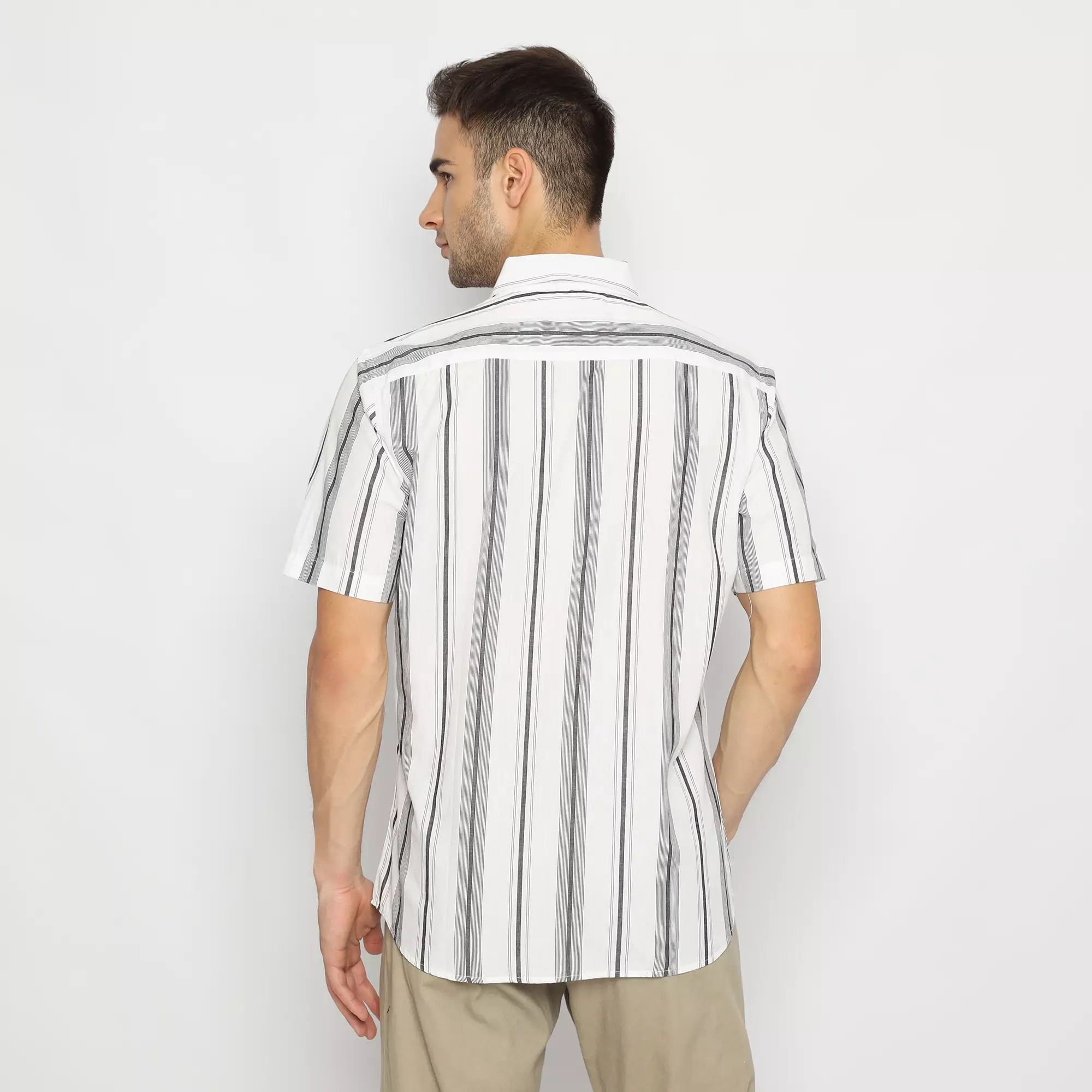 Platini Kemeja Motif Salur Pria Lengan Pendek Katun Abu 73348