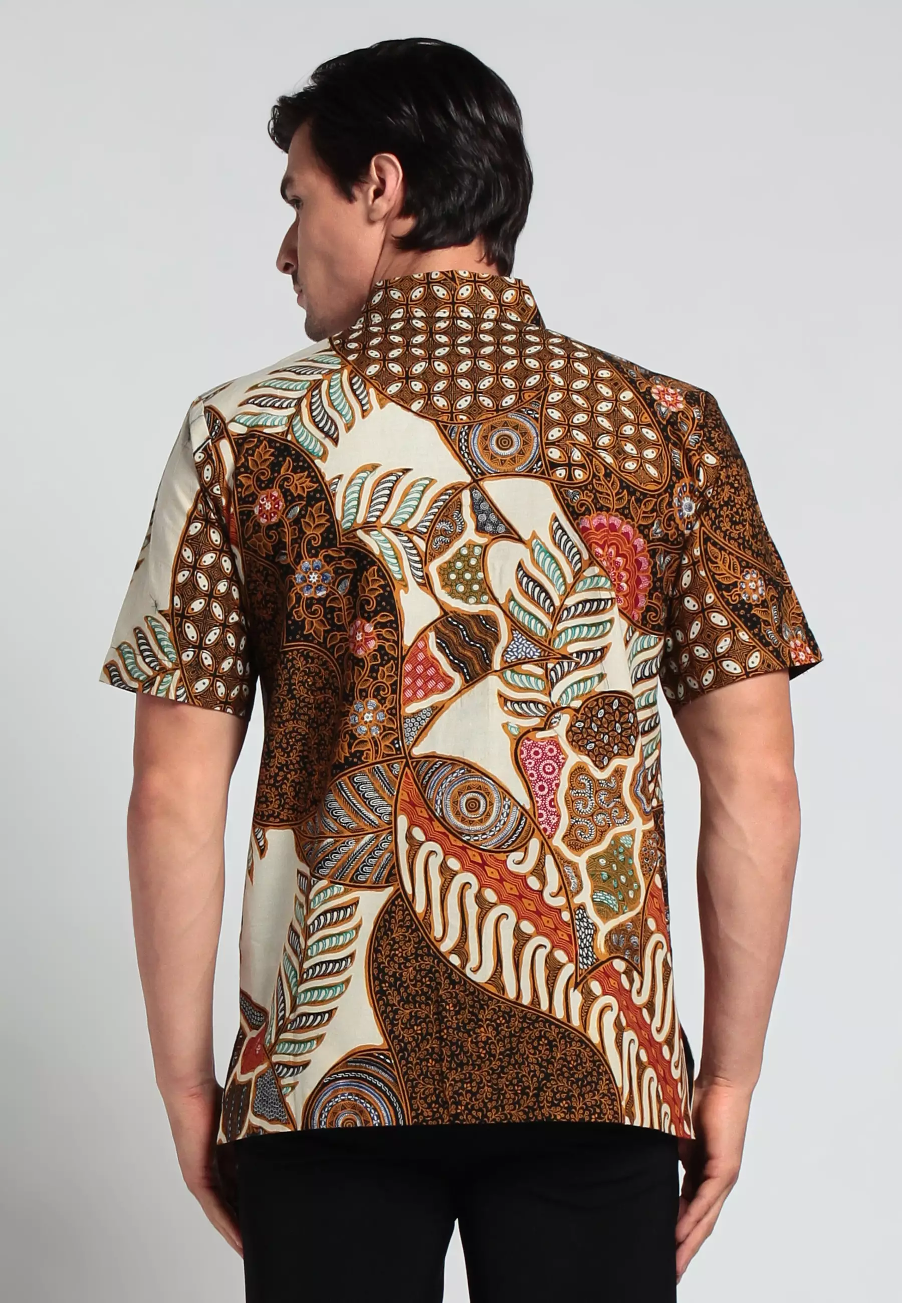 Jayadrata lengan pendek slimfit