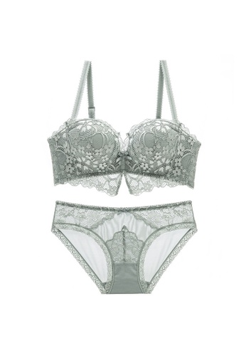 W.Excellence grey Premium Gray Lace Lingerie Set (Bra and Underwear) AF8C3USA1DB7ADGS_1