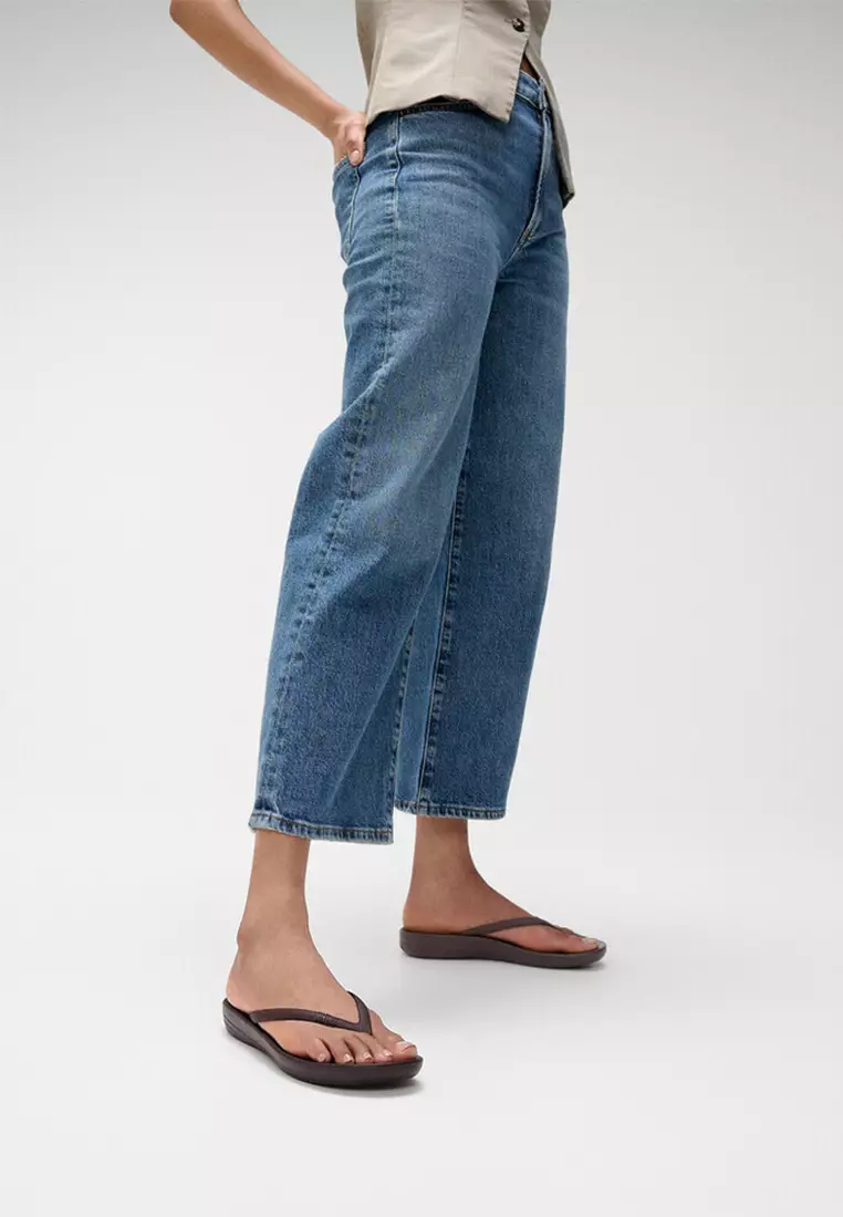 iqushion Ergonomic Flip Flops