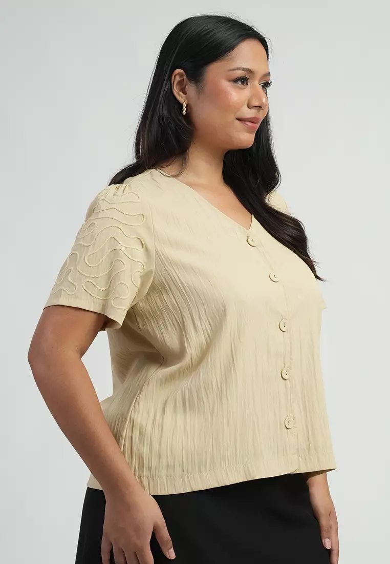 Milly by Paperdolls Tiara Short Sleeve Button-Down Top