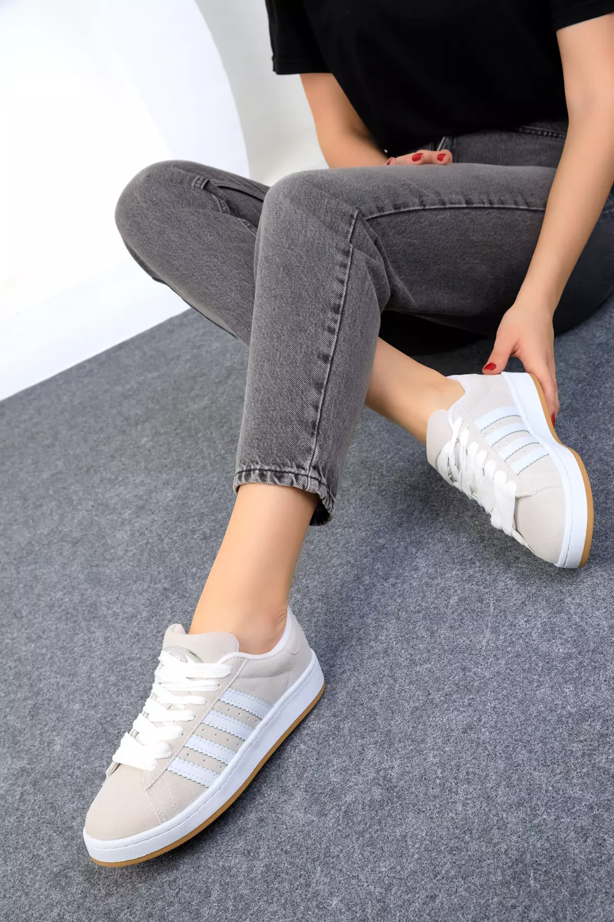 Casual Sneakers with Stripes Detail