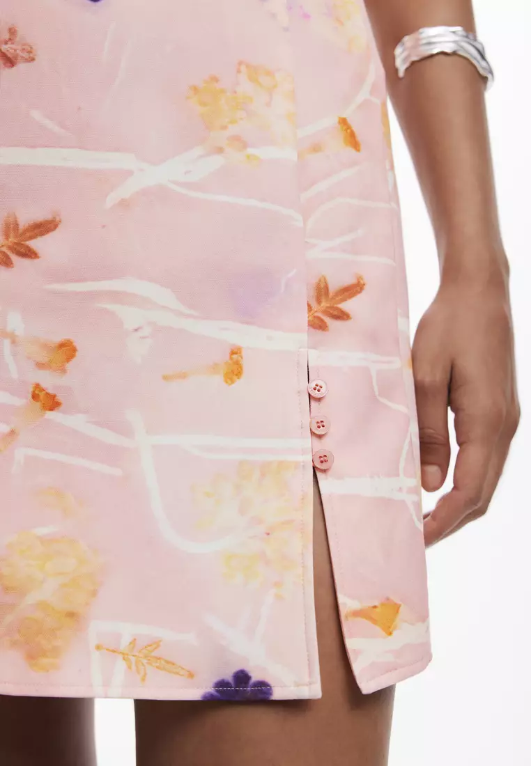 Short dress with straps