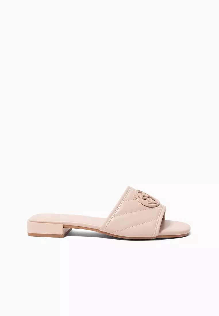 Discount on CLN  shoes - SKU: Camilo Slides