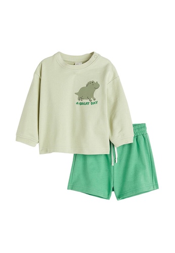 H&M green 2-Piece Sweatshirt Set 639B3KAF4DB40AGS_1
