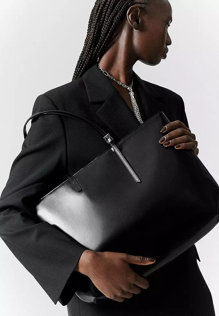 Large tote bags online 2025
