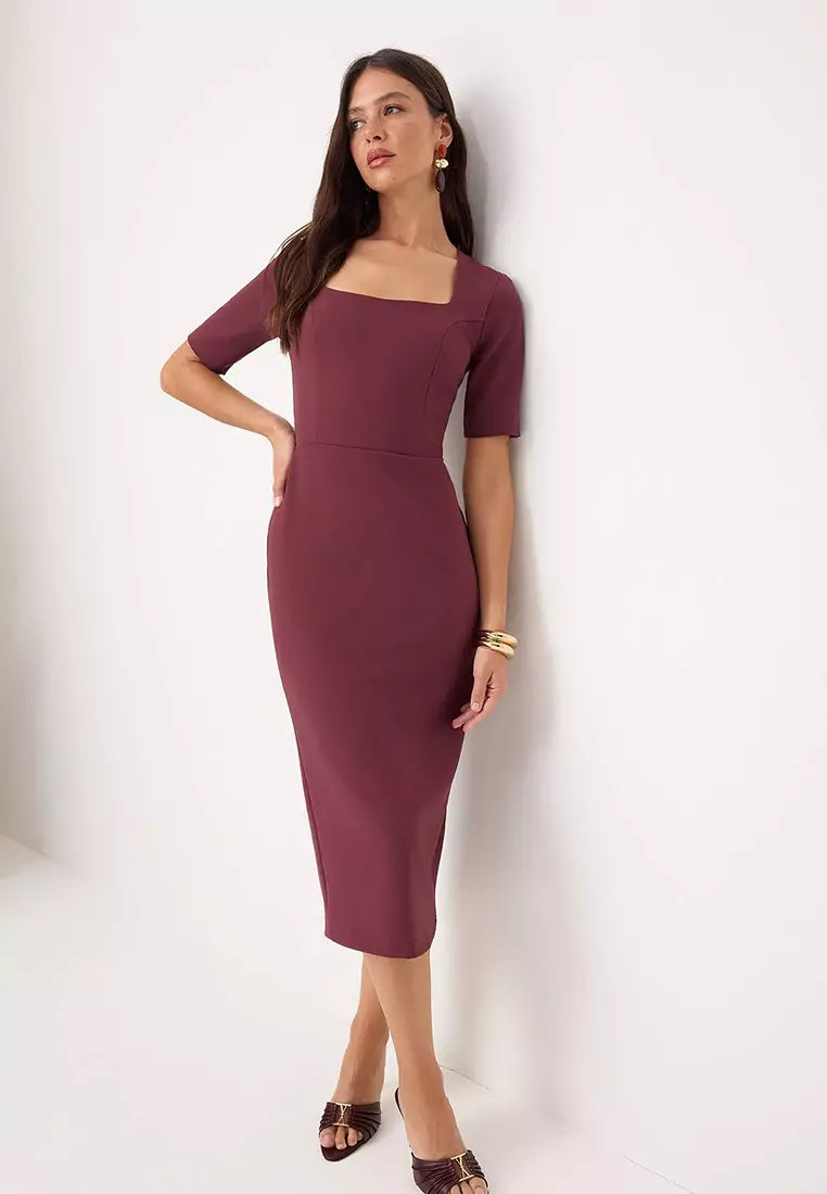 Plum Fitted Sleeveless Midi Stretchy Woven Dress Twoss26El336