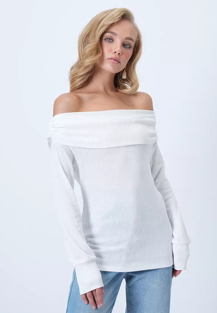 Women's White Madonna Collar Shoulder Accessory Detailed Knitted Blouse Alc-X14557
