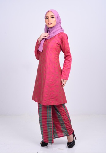 Buy Asyura Kurung Riau from KAMDAR in Pink and Multi at Zalora