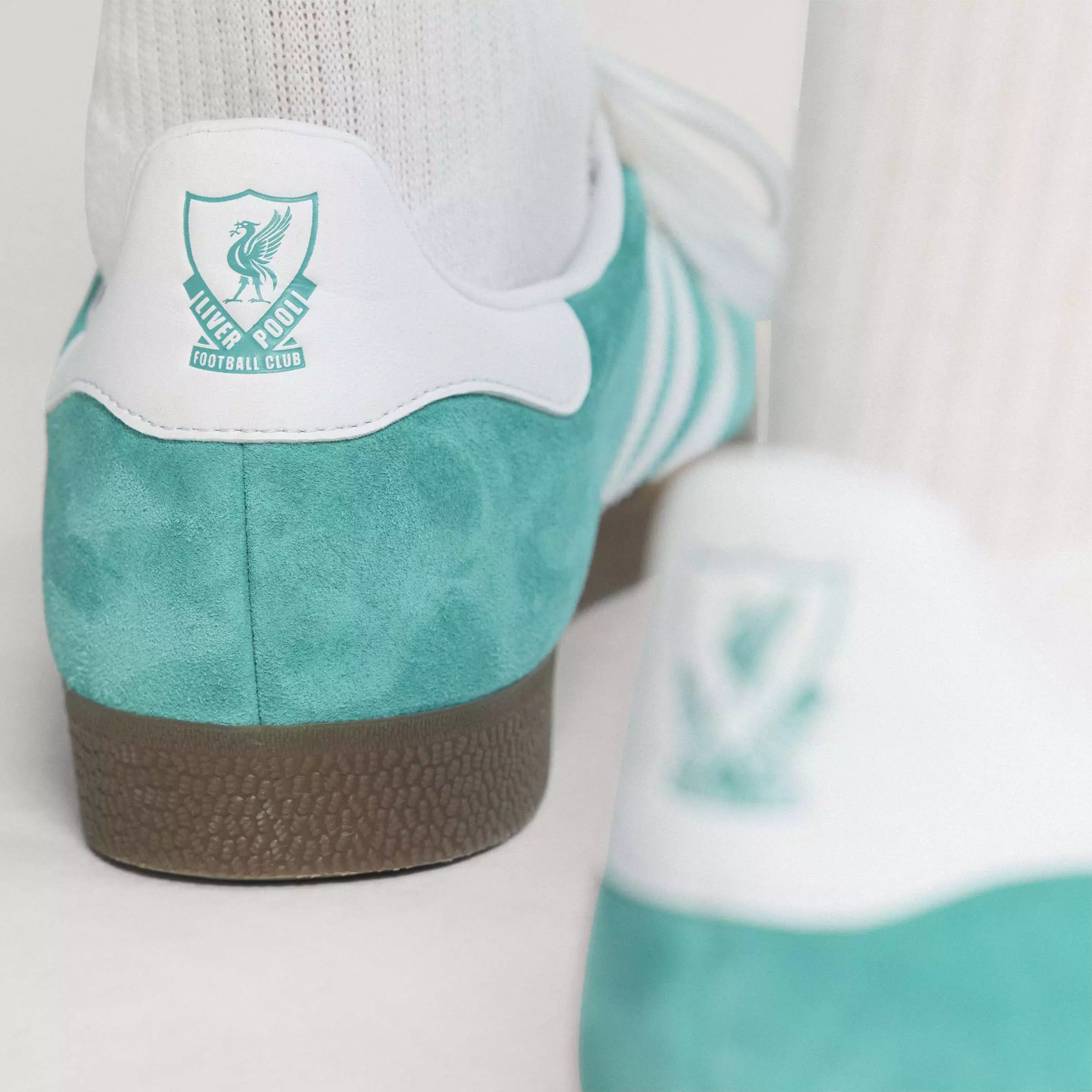 Liverpool FC adidas Gazelle Men Shoes  -  LFC Sepatu Original Pria 