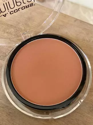 LA COLORS Mineral Pressed Powder - CM311 Nutmeg