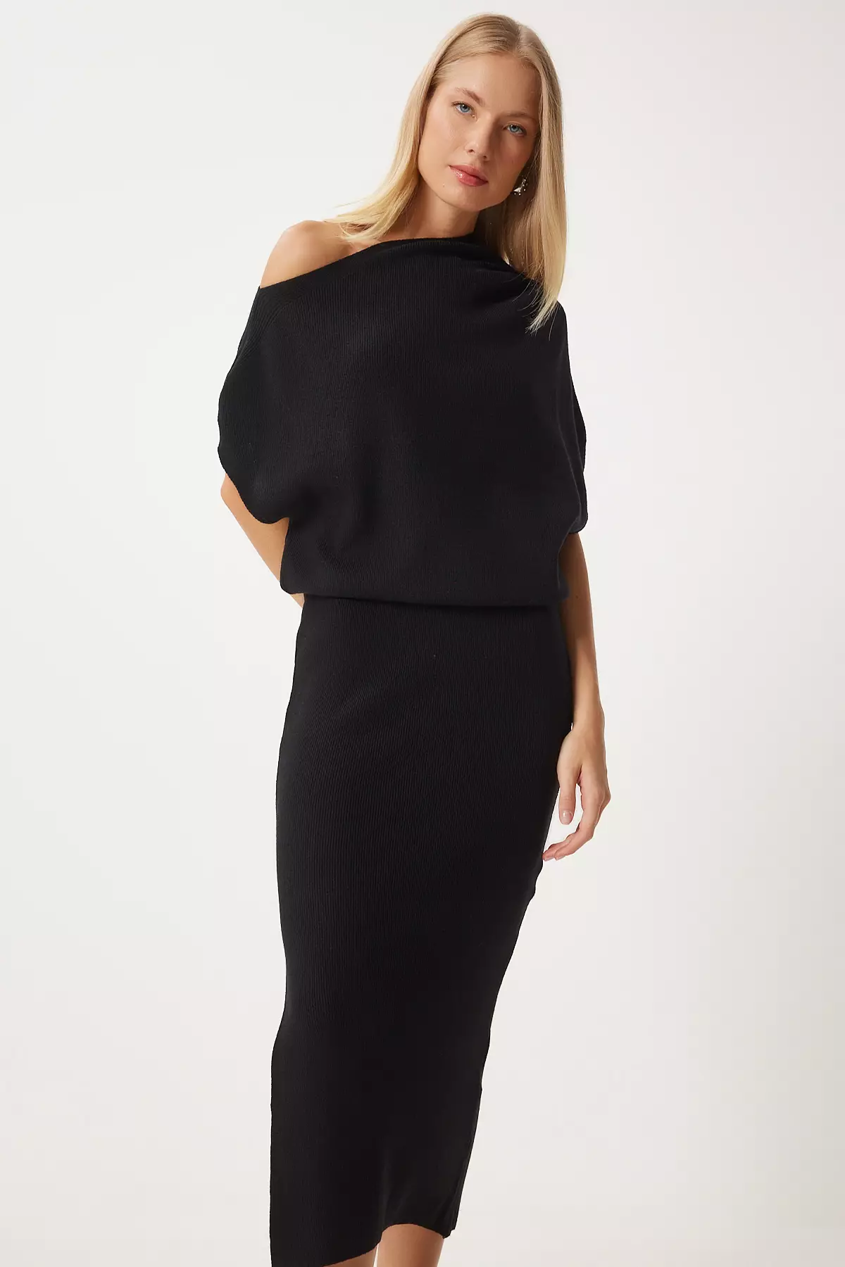 Happiness Istanbul Black One-Shoulder Knitwear Blouse And Skirt