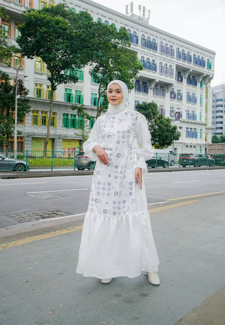 Jual My Daily Hijab Mazaya Dress White Original 2024 | ZALORA Indonesia