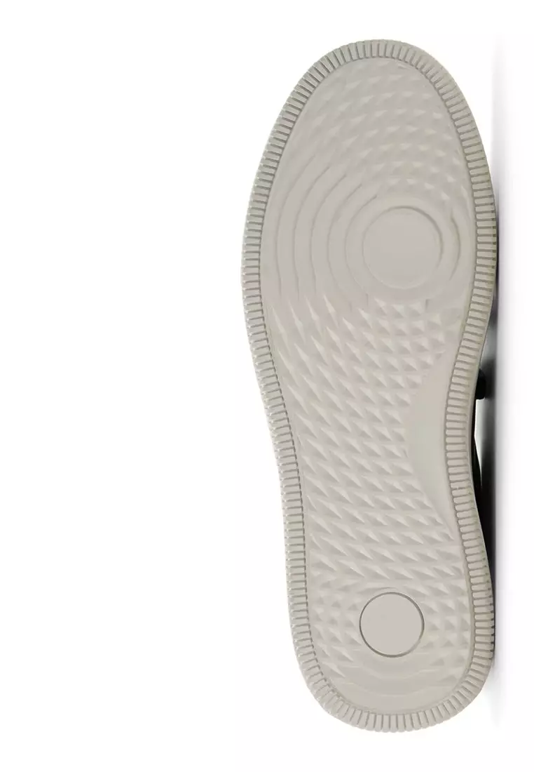 Shadwell Low-Top Sneakers