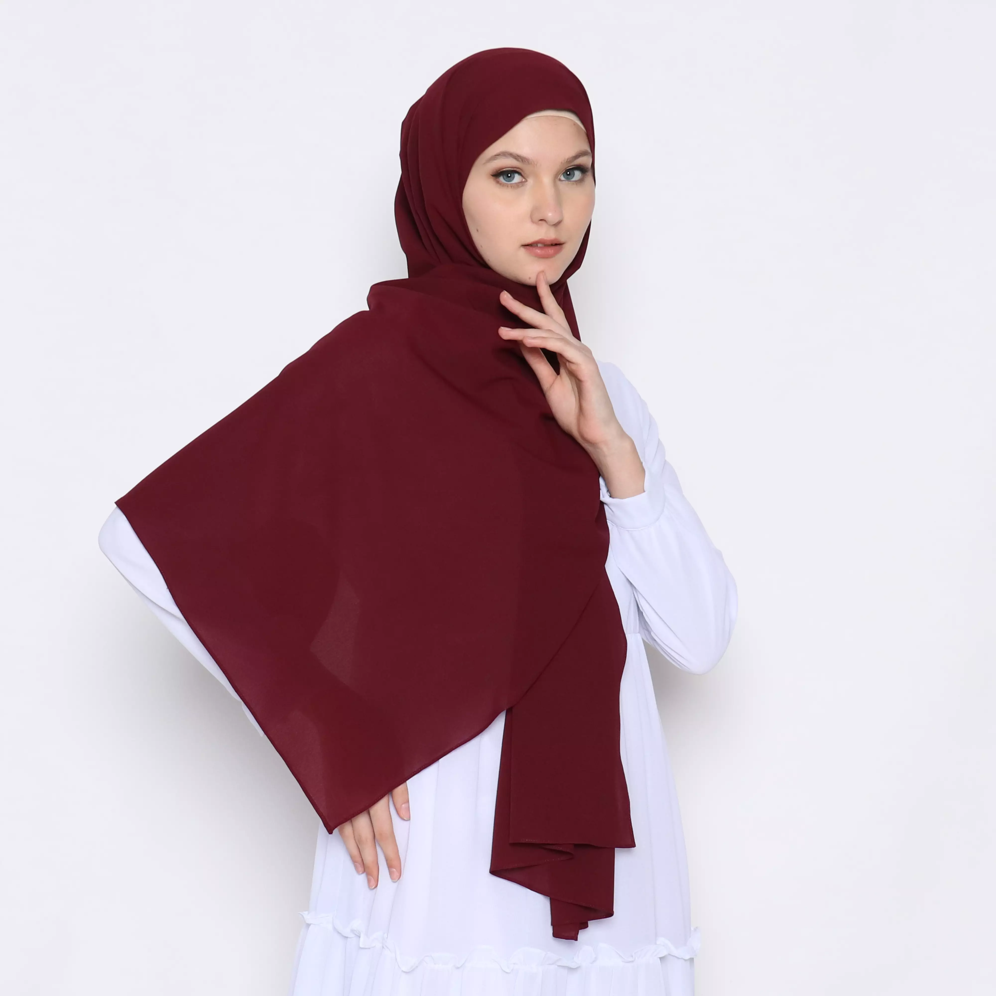 Pasmina Diamond Jahit Tepi Maroon