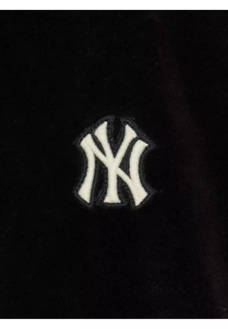 WOMEN'S BASIC VELVET CROPFIT HOODIE NEW YORK YANKEES