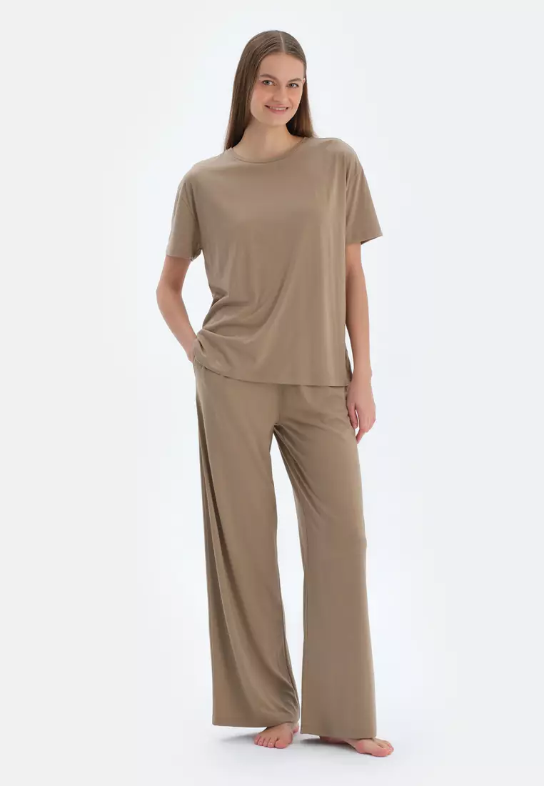 Light Brown T-Shirt, Crew Neck, Regular, Short Sleeve Loungewear for Women