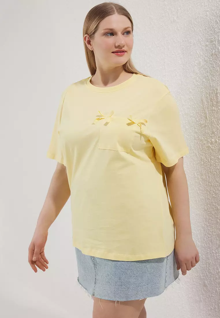 Light Yellow Loose Fit Pocket Bow Detail Plus Size T-shirt TBBSS25BF00030