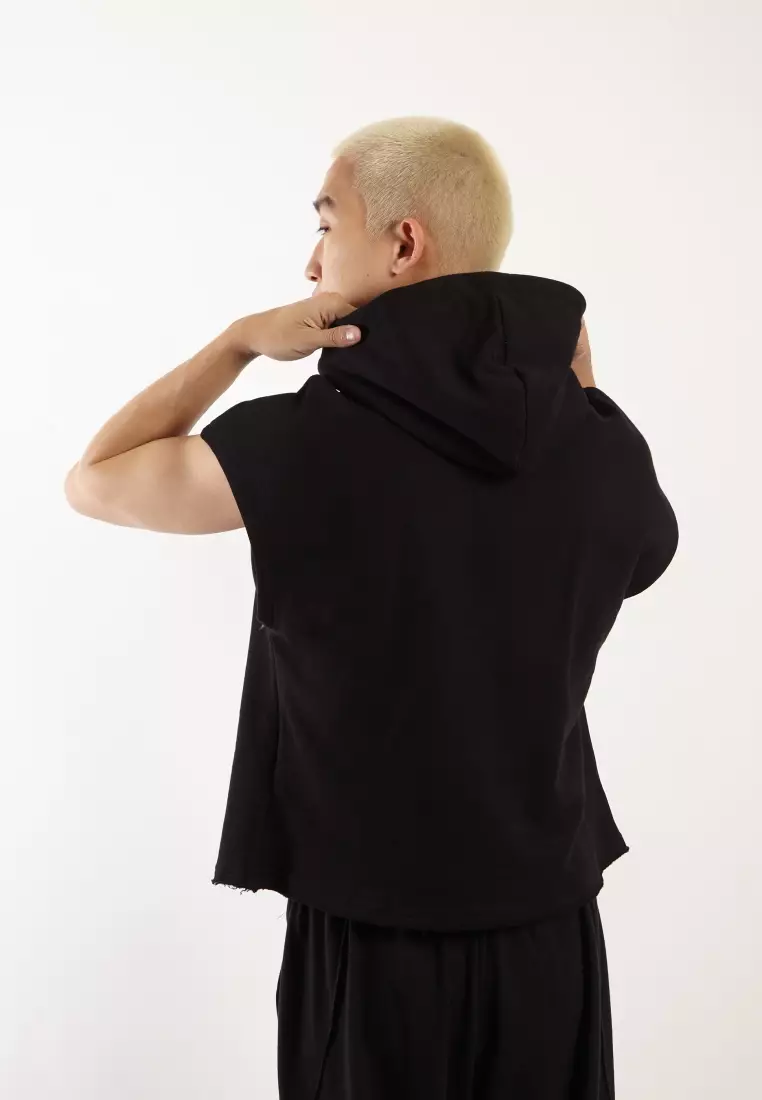 VEDECI X OCWA CONNOR BOXY CROP SLEEVELESS HOODIE BLACK