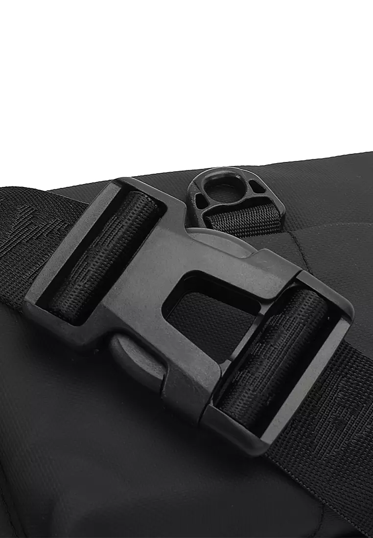 Men's Waist Bag / Belt Bag / Chest Bag - Black